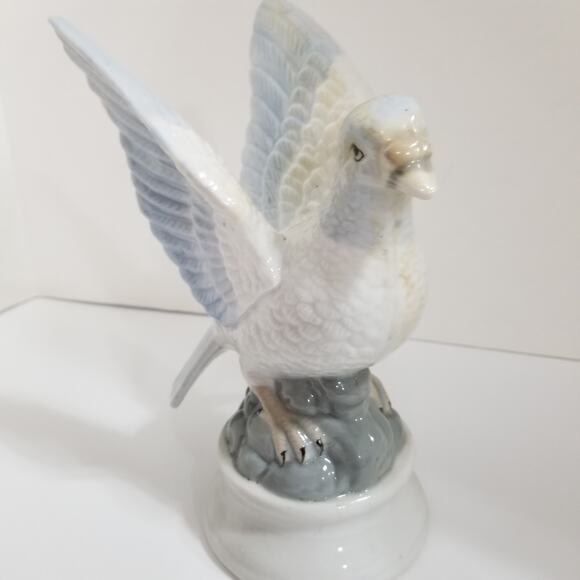 Vintage ceramic porcelain dove - Picture 12 of 15